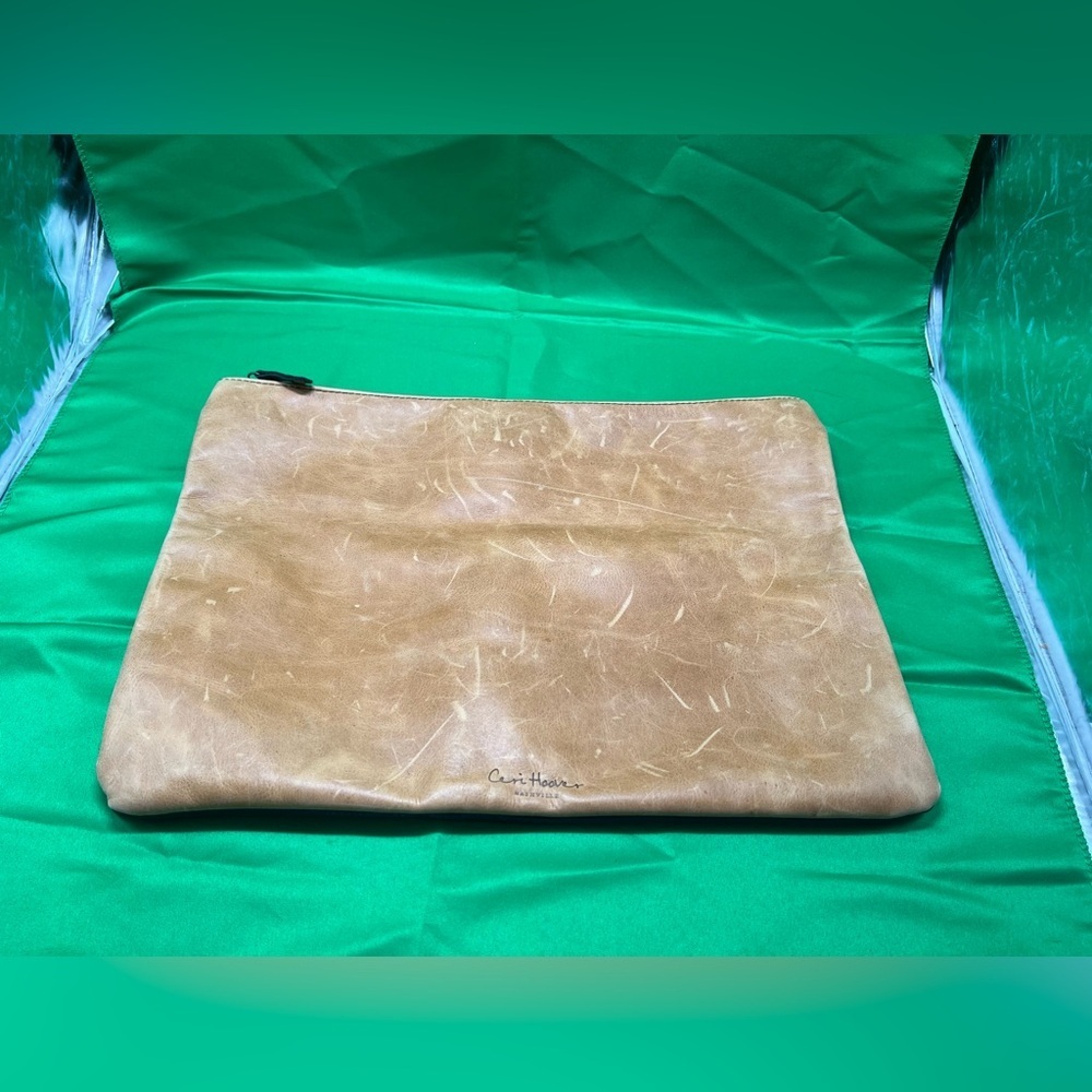 Ceri Hoover leather clutch